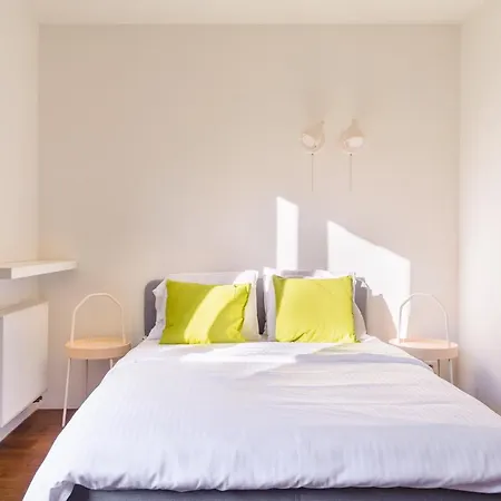 Lumina I 2-level 2br With 2 Balconies I Ac I Parking I Terrace Appartamento *