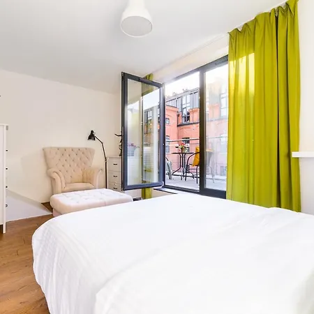 Lumina I 2-level 2br With 2 Balconies I Ac I Parking I Terrace Appartamento