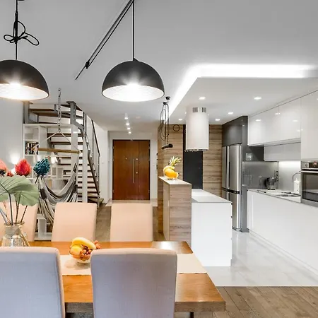 Lumina Luxury 2-level With Parking Apartament *