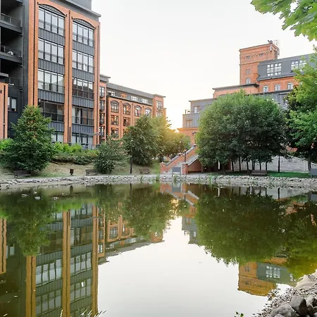 Lumina Luxury 2-level With Parking Appartement *